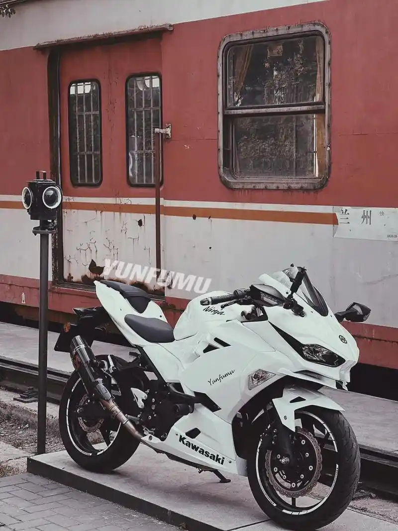 爱情哪有机车香  #机车#ninja400 #壁纸 - 抖音