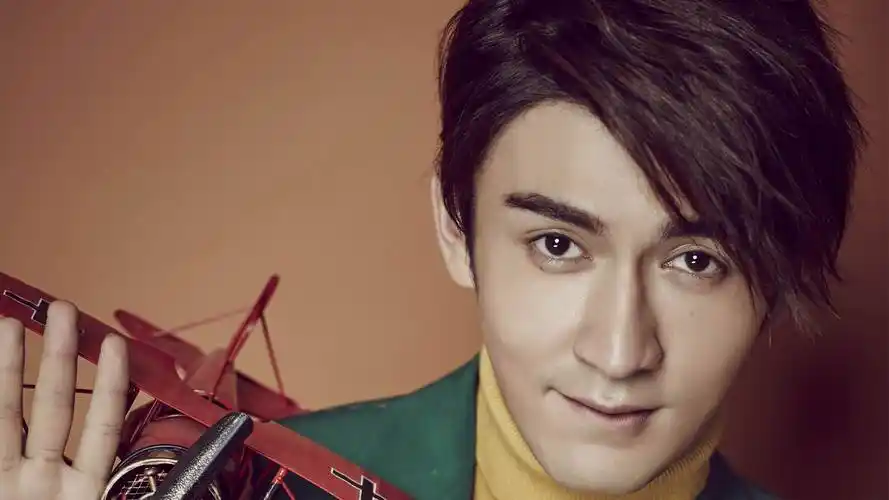 帅气男演员米热时尚写真壁纸图片帅气明星演员米热肌肉男