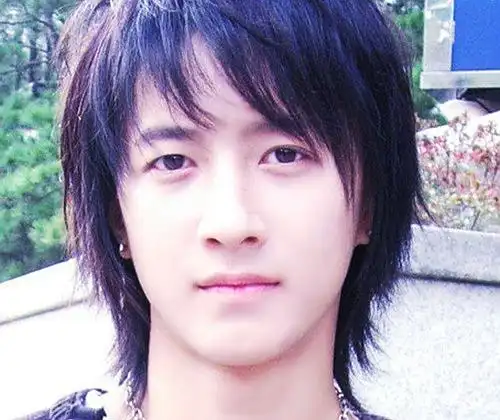 韩庚年轻时候的颜值在现在的国内小生里算什么水平