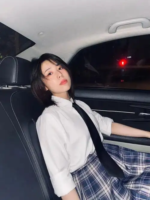 为什么好看的女生都喜欢jk制服直男门诊