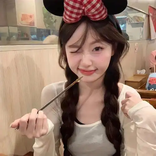 招桃花女生头像