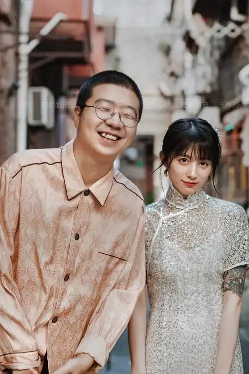 李诞婚纱照图片欣赏 黑尾酱真心美!