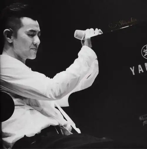 今天梁汉文就淘汰了最后图片安利一下这位宝藏哥哥吧