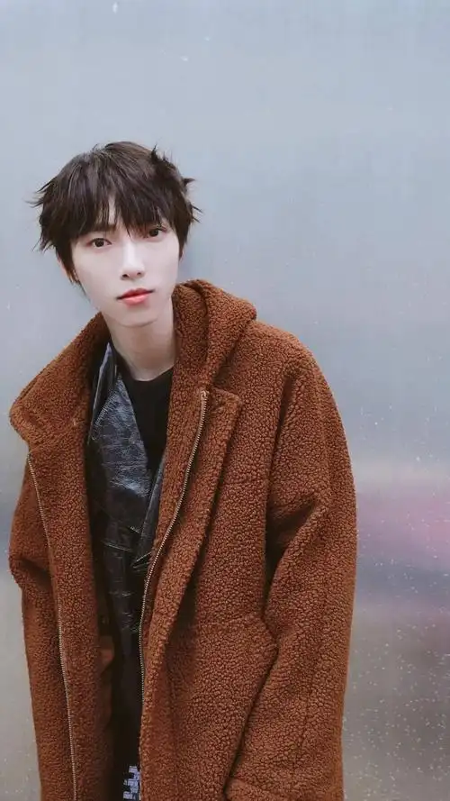 【手机壁纸】r1se赵磊