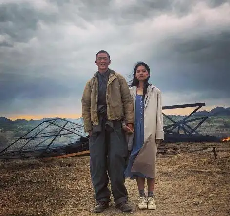 原帖中的吕钦扬和凌一尧为了爱情倾尽一切,他们想要在一起,却最终还是