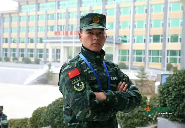 b组:武警8630部队丁建波  个人冠军  狙击专业 a组:武警辽宁总队李