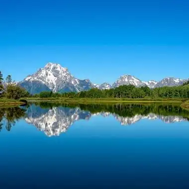 景色迷人的湖泊唯美风景 水面波澜壮阔_风景头像_美头网