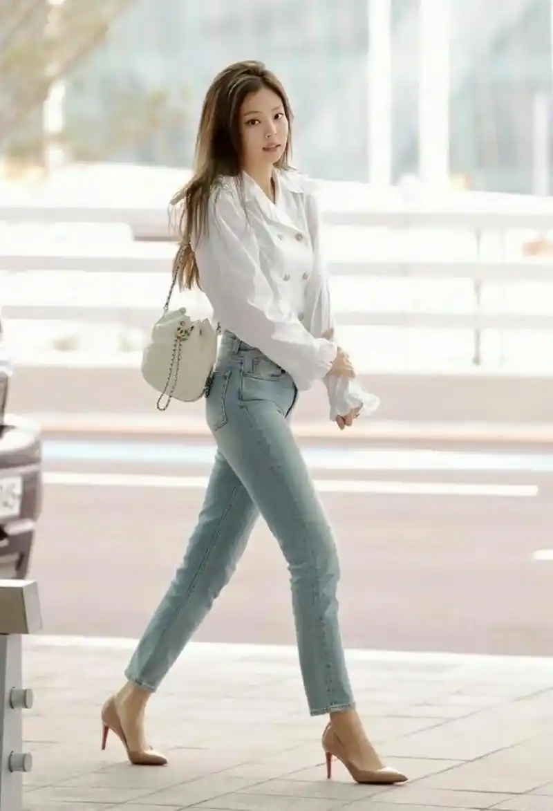 高跟鞋气质穿搭,高挑又优雅,女明星们的增高神器