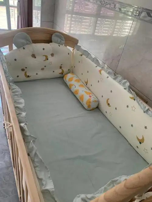 宝宝的婴儿床