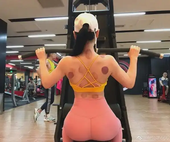 20岁性感尤物凭胸走红这国产妖精的身材真实存在的吗