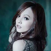 张韶涵头像高清图片大全_名人张韶涵真人头像大图下载_微信头像图片