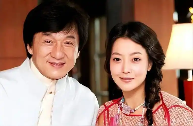 金喜善长相平平到底算不算顶级美女看她的16岁到47岁就知道