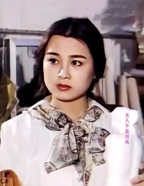 赵明明当红时为爱息影生女后遭抛弃失败的婚姻让她至今恐惧