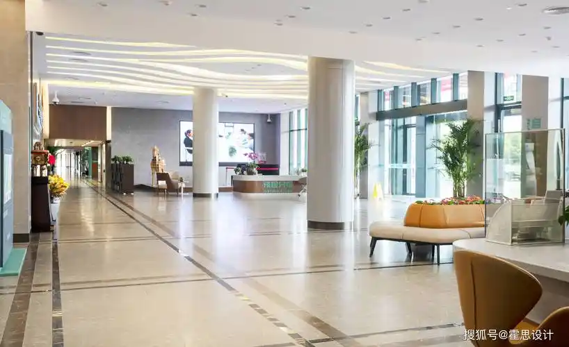 门诊大厅咖啡厅同时,医院实行预约就诊制,确保问诊20分钟以上的专家