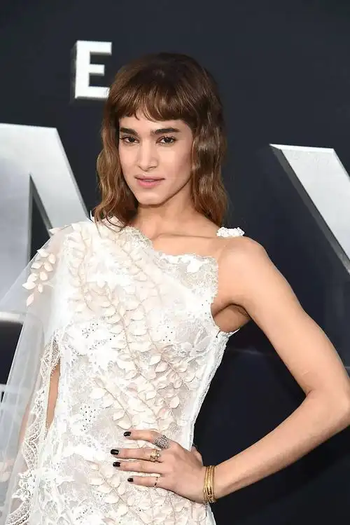 新木乃伊纽约首映阿汤哥颜值又回来了