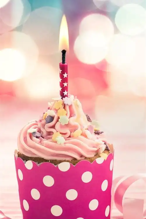 粉红色的蛋糕,蜡烛,丝带,眩光,生日 4k