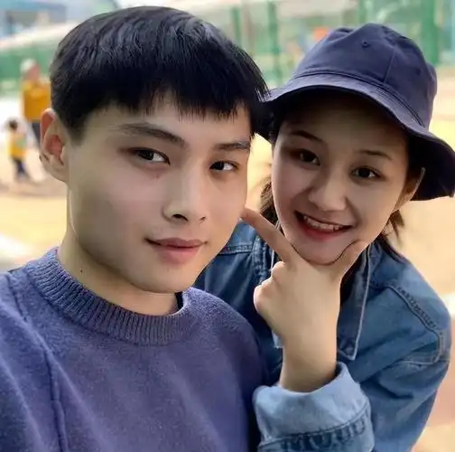 26岁抗癌网红去世,妻子怀胎8月坚决不改嫁|初恋|结