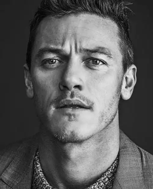 英国公布性取向的男星们不愧是大腐国男神都有男友了