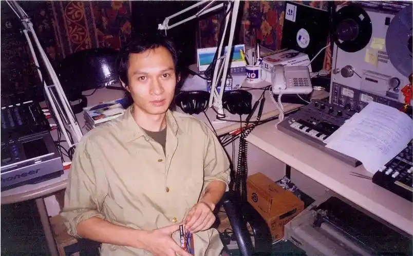 爱摇审讯室 | "失踪"人口报告:专访与非门主唱蒋凡_阿庆