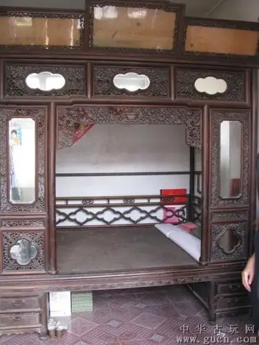 清代红木雕花架子床