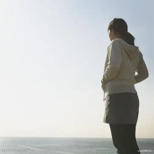 中年美女头像背影_第1页