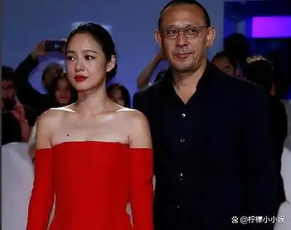 姜文曾经与刘晓庆,桑德琳等多位女性有过深厚的感情,但他最终选择了