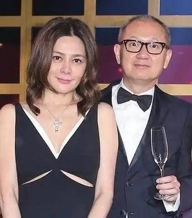 关之琳情路坎坷和富豪陈泰铭相恋8年却因其女儿豪门梦碎