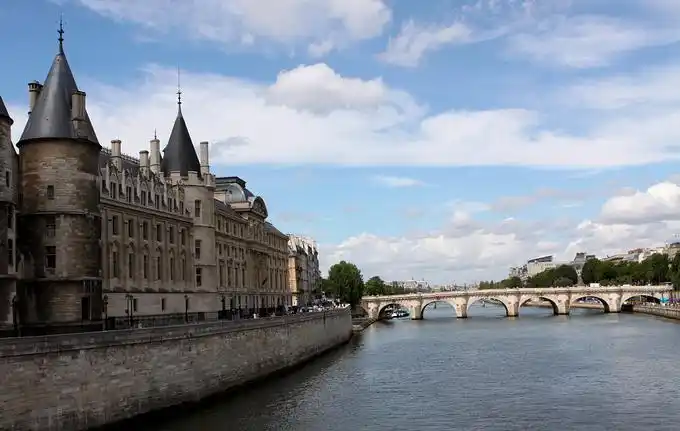 塞纳河畔:画里的巴黎左岸 - 雨巷点滴 - 雨巷点滴