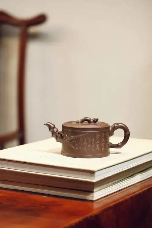 紫砂壶的时候应该了解价格由什么组成,个人觉得是由泥型工附加款(职称