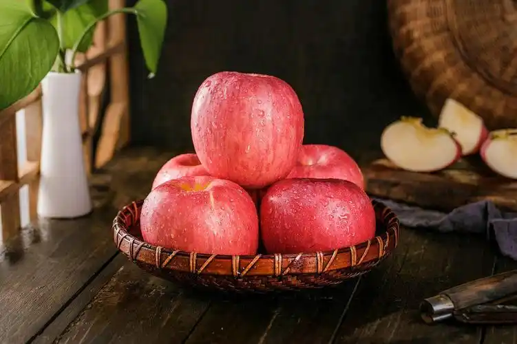 二,苹果——象征着平安