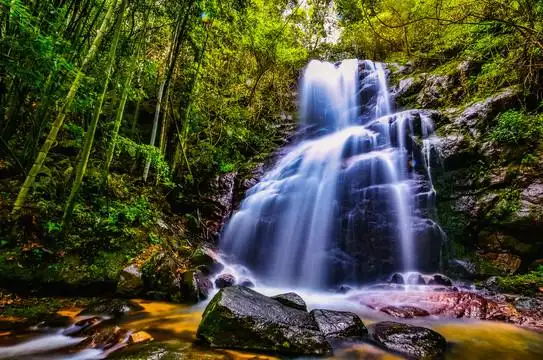 竹林瀑布摄影图__山水风景_自然景观_摄影图库_昵图网nipic.com