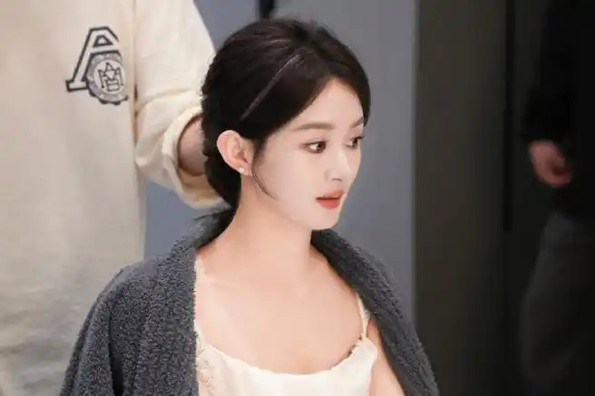 赵丽颖短发亮相,新女主展现新生力量.