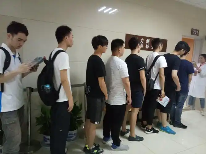 学院2018年大学生征兵体检工作顺利开展