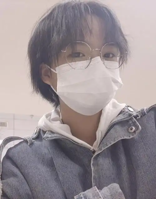 是02  是女生  是陶白白说的天蝎座#奶t #女生短发 #天蝎座 #02