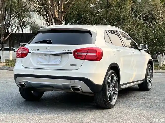 新到店2017年差几天上牌奔驰gla200豪华版指导价34