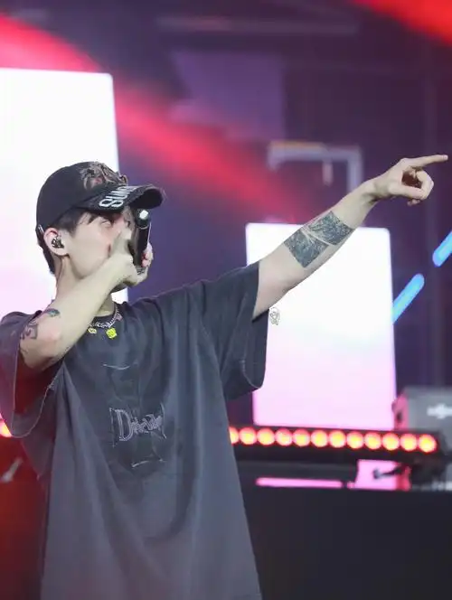 欧美顶级rapper高清情侣头像(好看又有趣) - 赤虎壹号