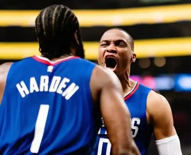 哈登28 8梦回巅峰!无卡船轻取独行侠,东欧组合64 21难赢球