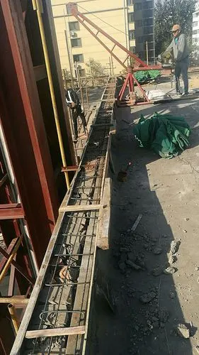 屋面女儿墙压顶钢筋绑扎完成.