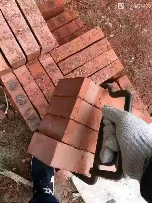 工地搬砖,低调