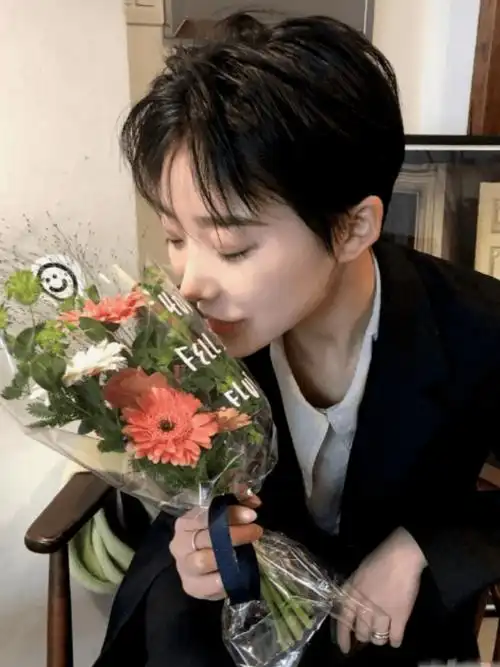 时尚酷girl必备的超短发发型,照样帅到爆炸, 超a造型up满分.