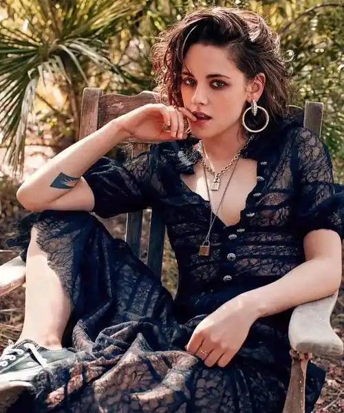 克里斯汀·斯图尔特暮光之城出柜女 四小花旦头牌_电影_观众_母亲