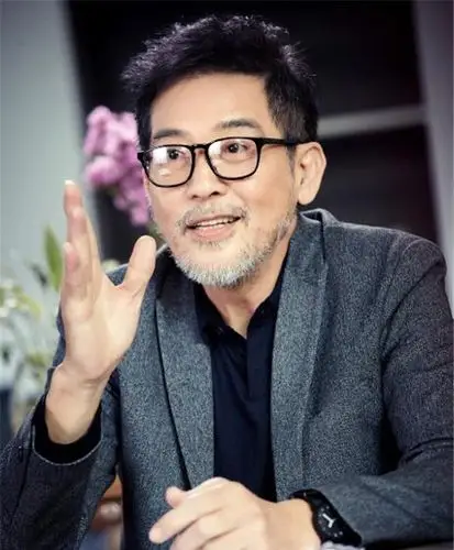 最星闻:《亲爱的她们》宋书豪饰演者秦汉资料,演艺经验