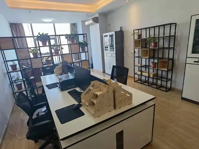 【11图】黄河路5号线瀚海璞丽中心65平小而精的工作室