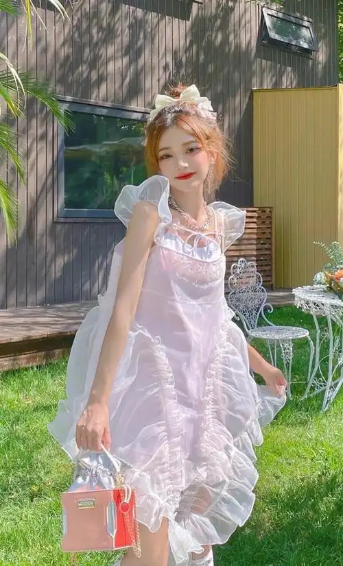 20岁女孩穿裙子运用这些穿搭技巧轻松穿出小仙女气质