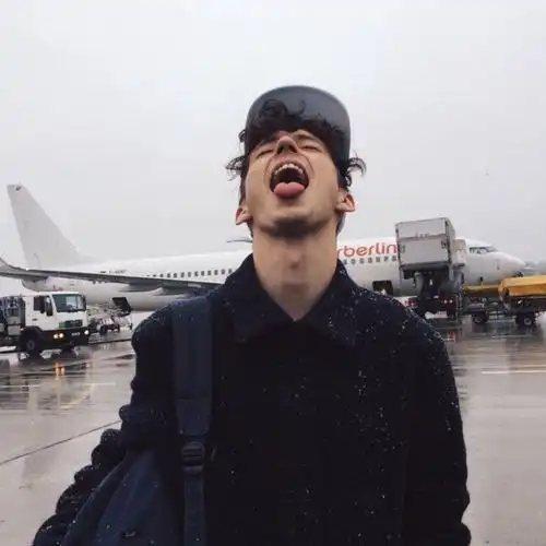 戳爷有哪些适合当头像的照片