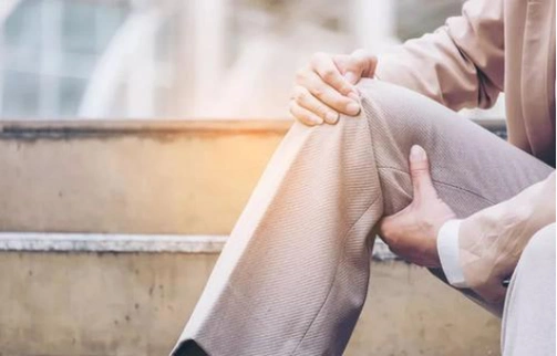 中老年人膝盖疼是缺钙吗真相到底是什么