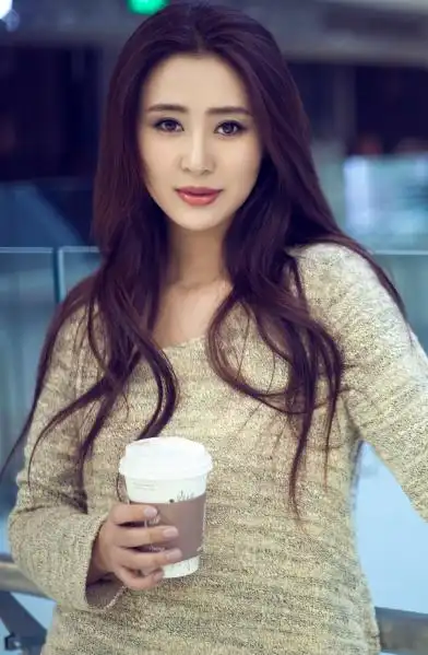 p data-id="gnzi8y9hyw">王晶,中国内地女出品人,制片人,演员,出生于