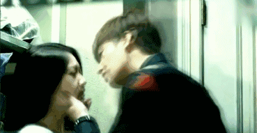 明星孔侑钟汉良杨洋老司机们吻戏gif谁才是让人少女心炸裂的kiss界