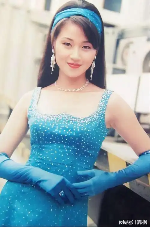 明星怀旧系列图片壁纸万绮雯