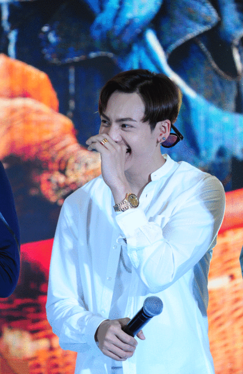 男生发型选对颜值秒涨十倍